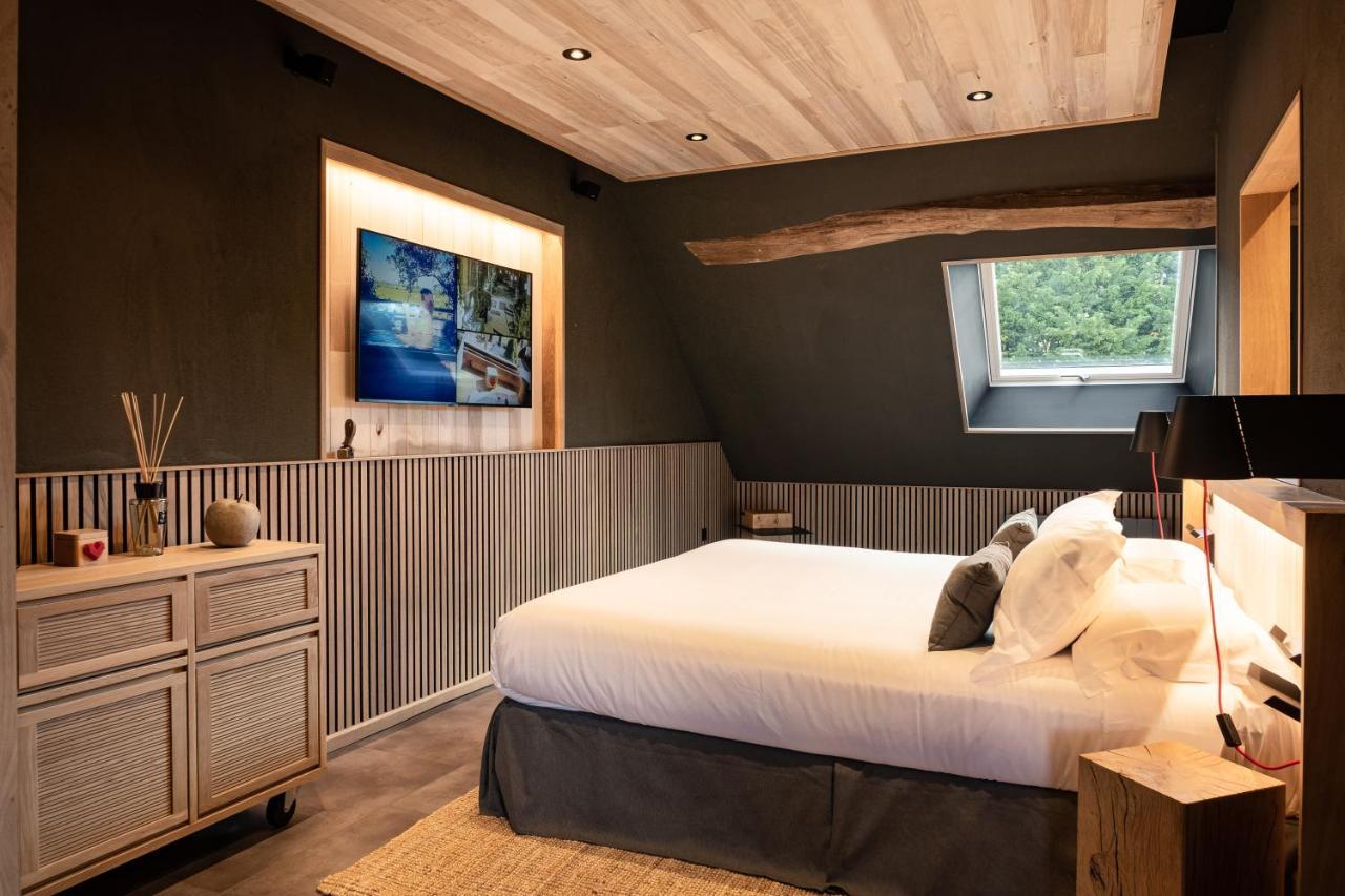 Le Studio Des Pres Verts Suite Design Avec Jacuzzi Privatif Jouey Bagian luar foto