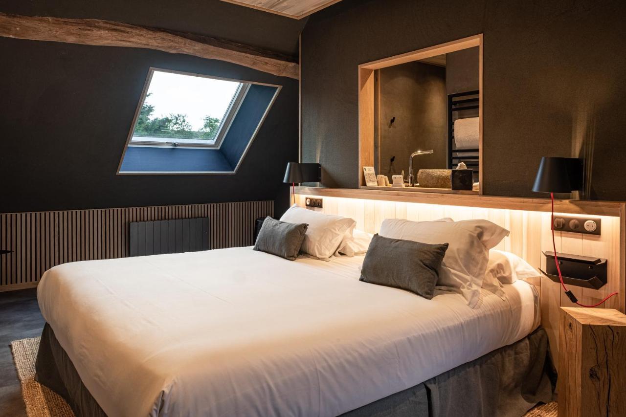 Le Studio Des Pres Verts Suite Design Avec Jacuzzi Privatif Jouey Bagian luar foto